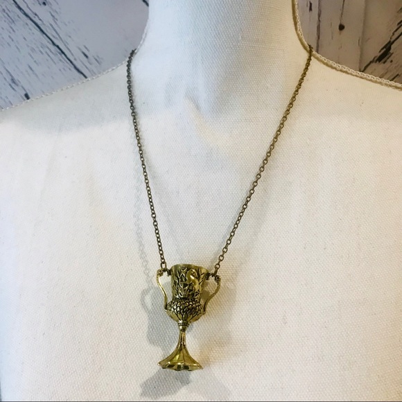 🏰 Harry Potter Hufflepuff Necklace - Picture 2 of 8